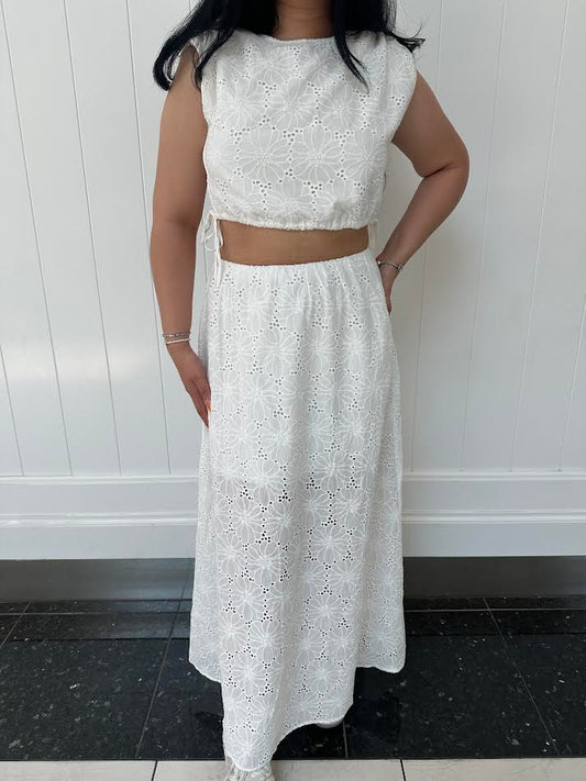 Dreamy In Eyelet Skirt Set