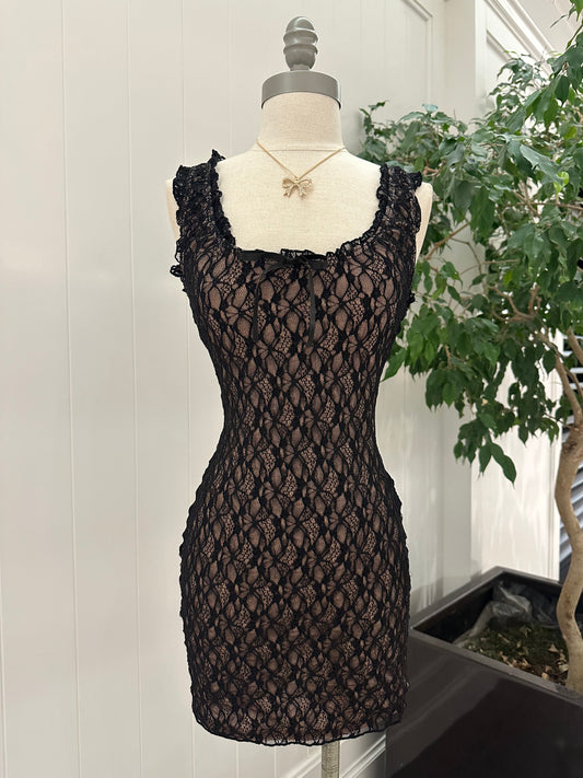Date In Lace Dress