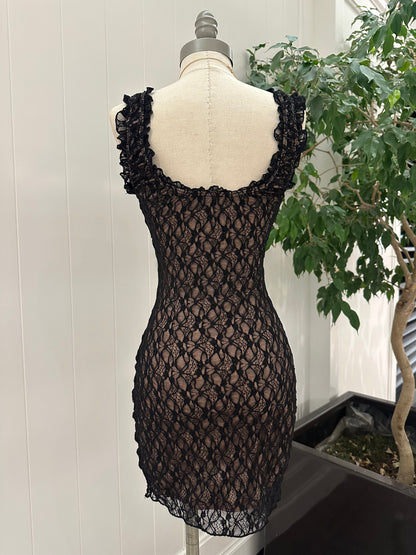Date In Lace Dress